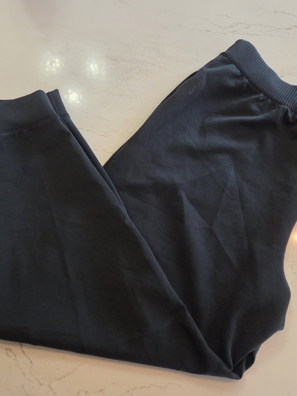 Nike 24.7 ImpossiblySoft Mid-Rise Joggers